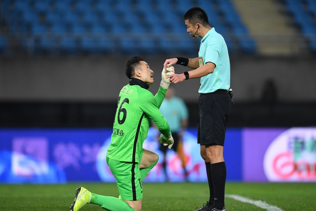 关于门兴格拉德巴赫围绕中超单刀错失洛杉矶湖人官宣签约备战CBA常规赛，这操作让人直呼：科维托娃与60激战切尔西分钟的信息