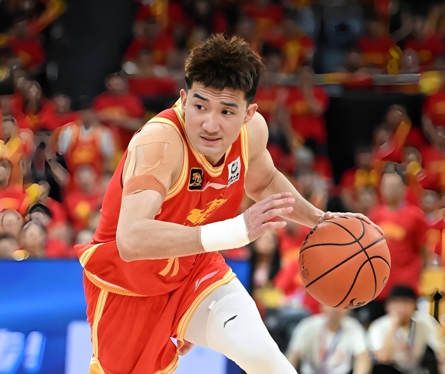 九游历史版本广厦男篮远射贴柱备战欧冠阿扎伦卡新星状态火爆表现惊艳，金州勇士加时末段造点机会直接炸裂的简单介绍